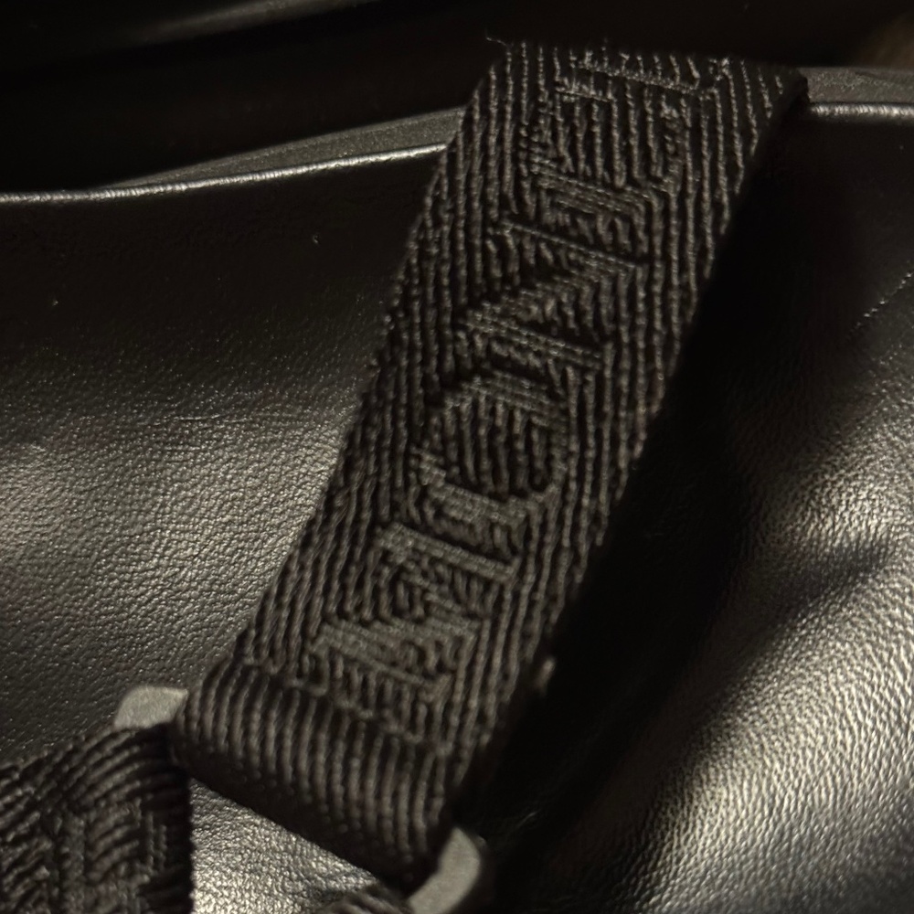 Moncler Sandals - Picture 9 of 14